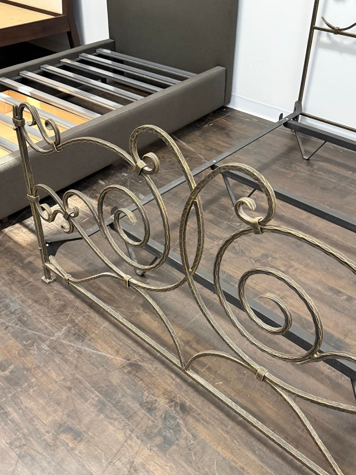 Full Size Claudio Rayes Wrought Iron Bed Frame, Model 20 - Thumbnail 10