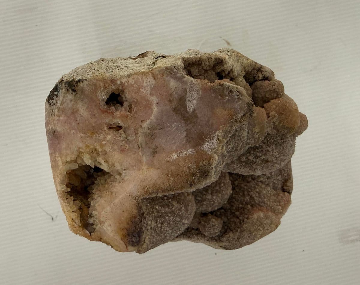 Druzy Quartz Heart on Stand - Thumbnail 8