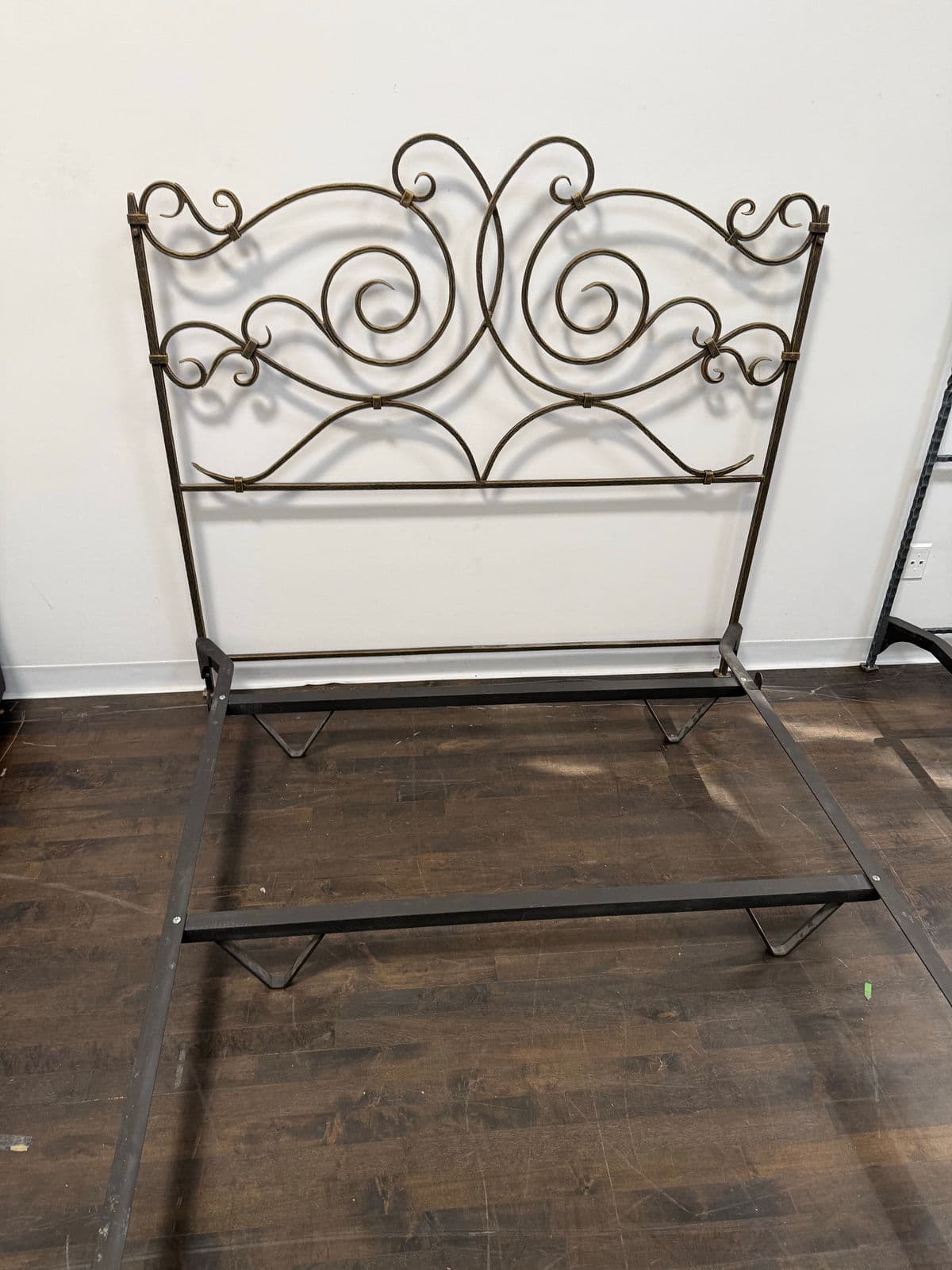 Full Size Claudio Rayes Wrought Iron Bed Frame, Model 20 - Thumbnail 9