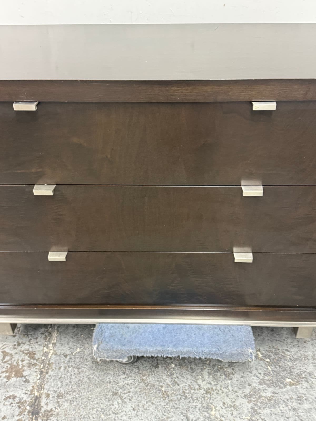 Traylor & Co. Contemporary Chest of Drawers - Thumbnail 4