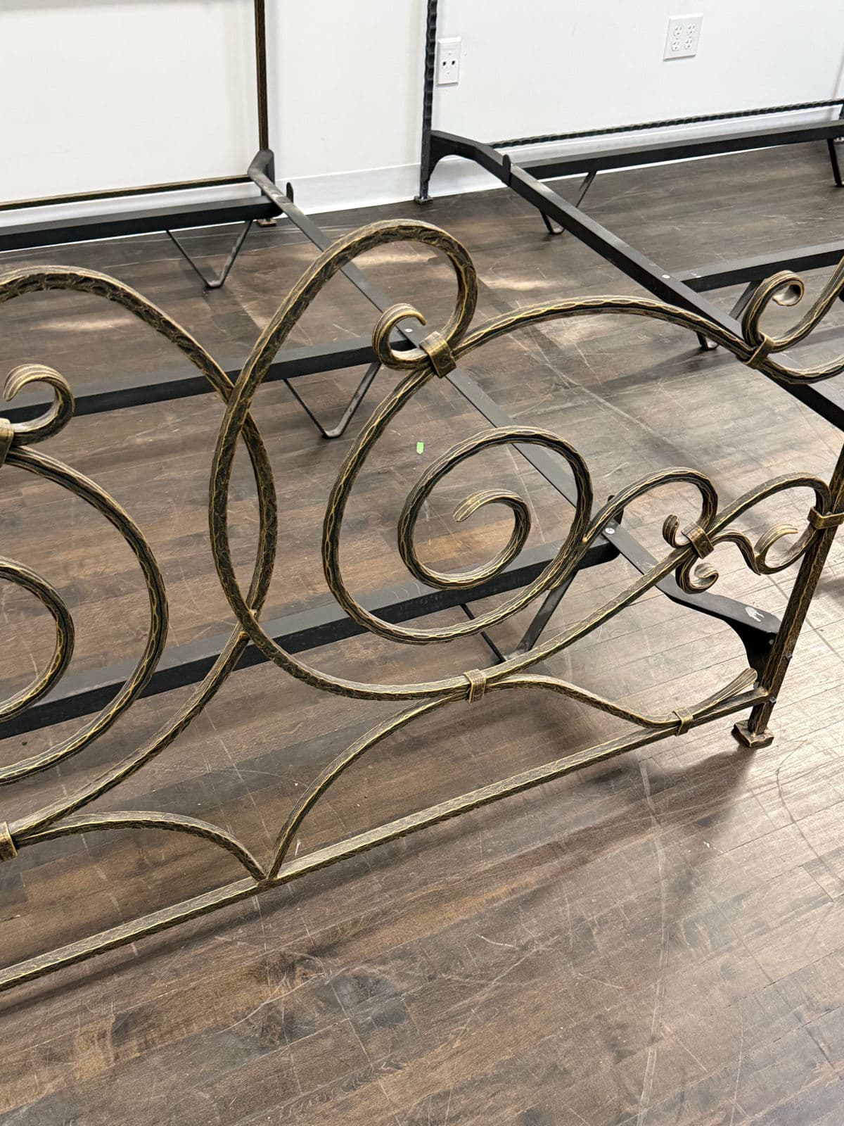 Full Size Claudio Rayes Wrought Iron Bed Frame, Model 20 - Thumbnail 7