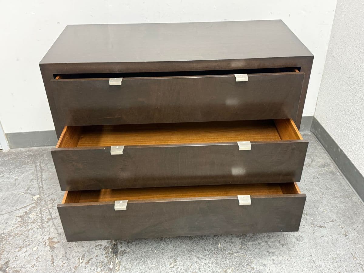 Traylor & Co. Contemporary Chest of Drawers - Thumbnail 3