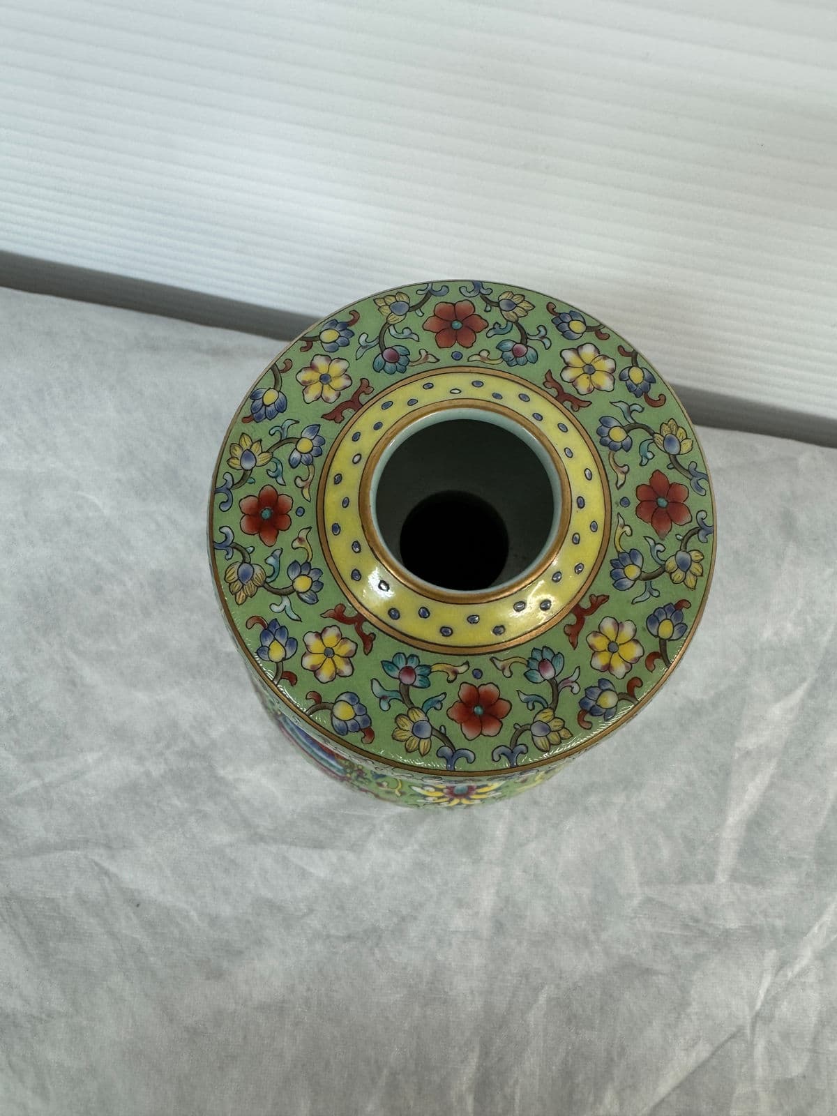 Chinese Qing Qianlong Famille Rose Vase - Thumbnail 7