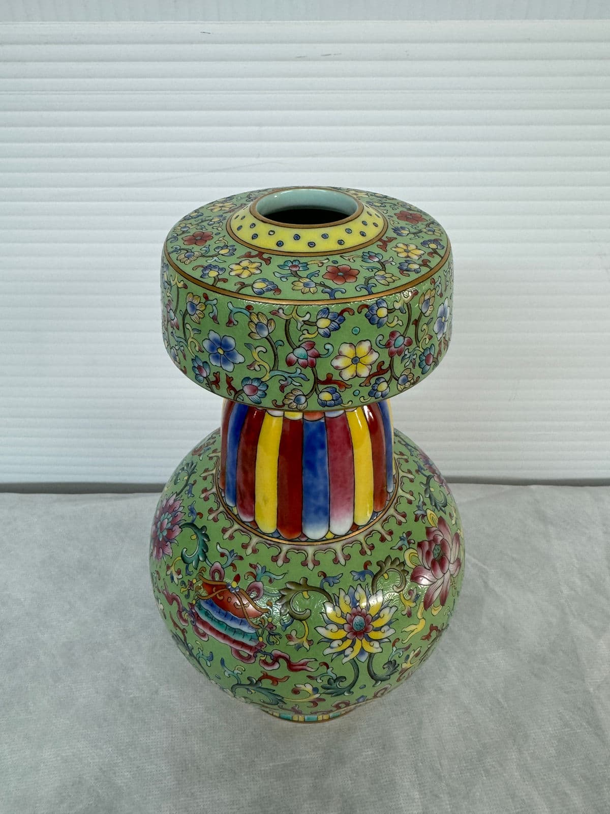 Chinese Qing Qianlong Famille Rose Vase - Thumbnail 3