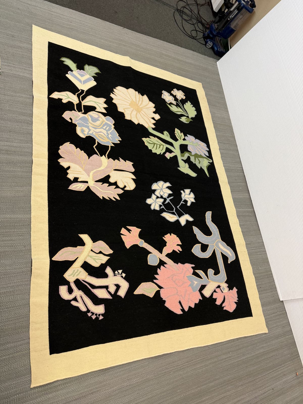 5ft × 7ft 4in Starck Romanian Kelim Rug, Circa 1990 - Thumbnail 3