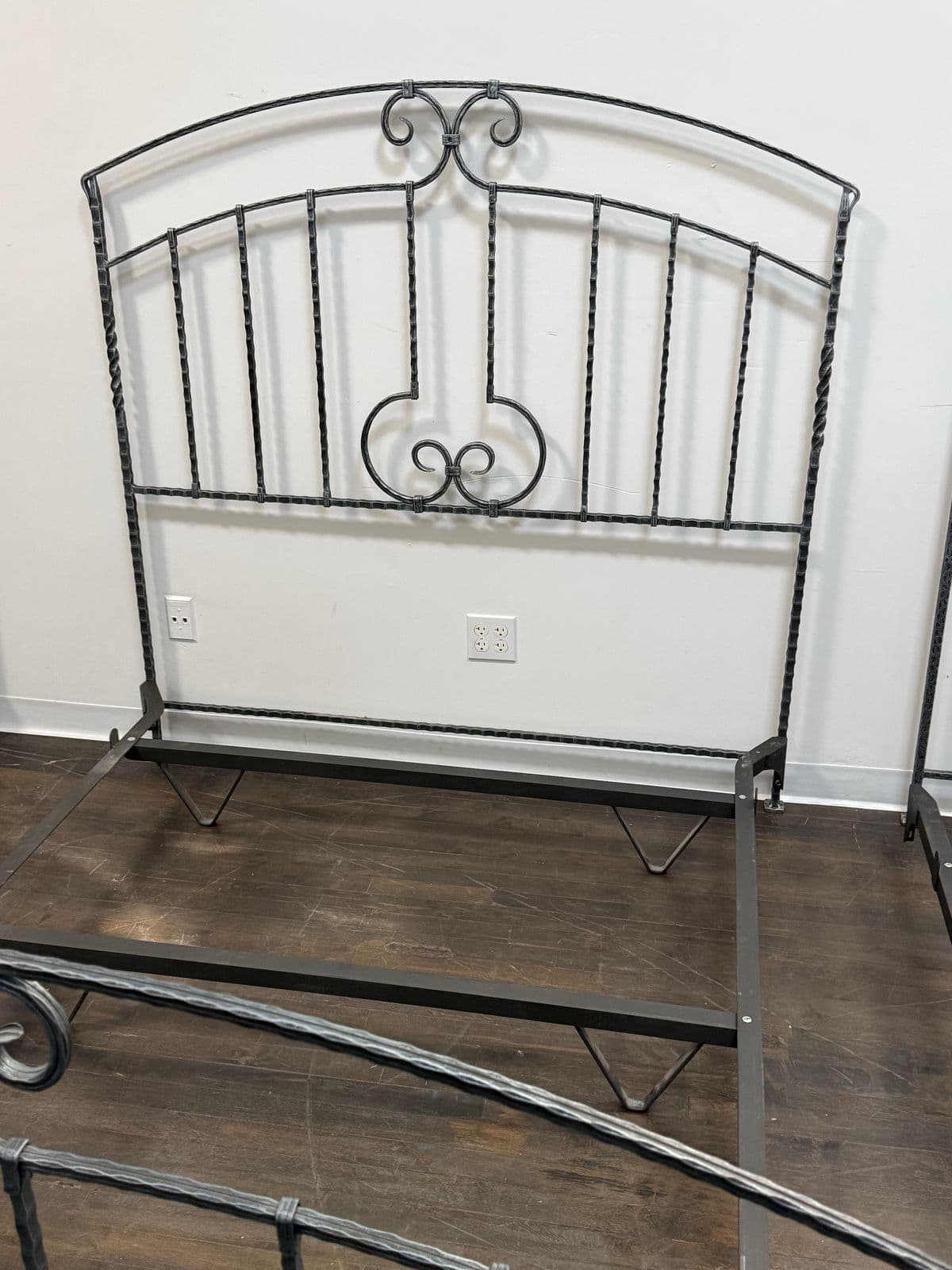 Full Size Claudio Rayes Wrought Iron Bed Frame, Model 28 - Thumbnail 8