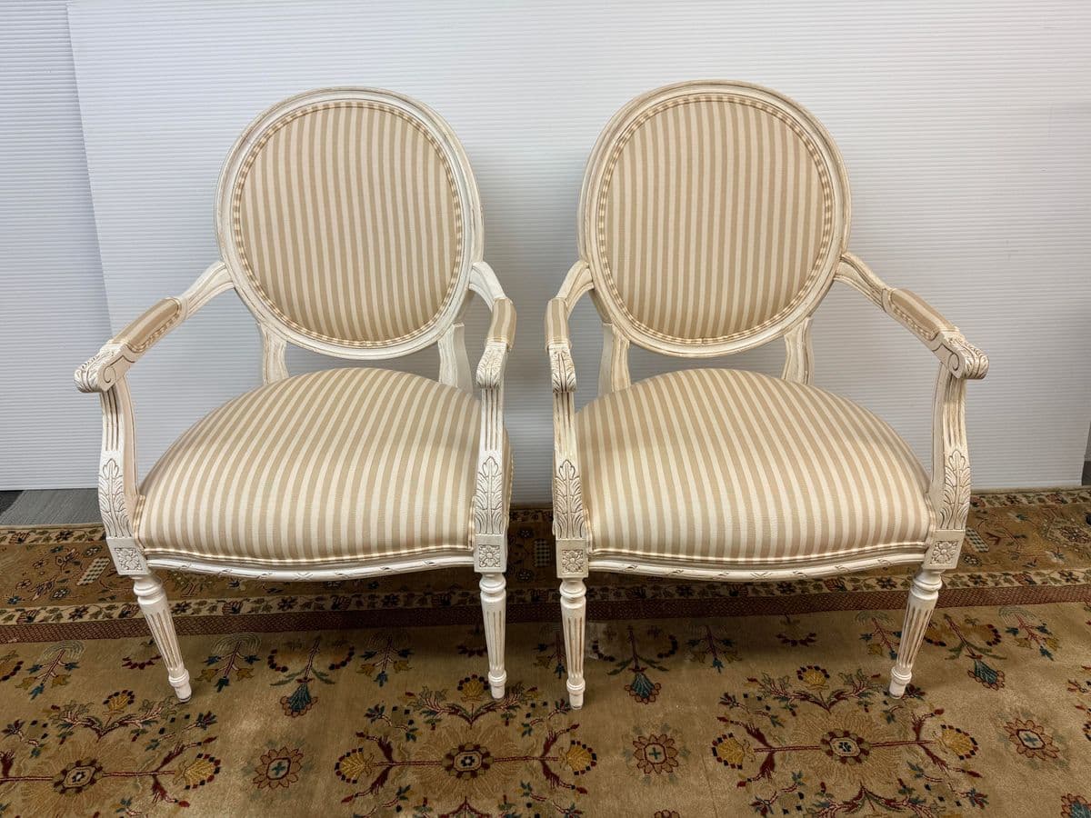 Ethan Allen French Louis XVI Style Armchairs, Pair - Thumbnail 3