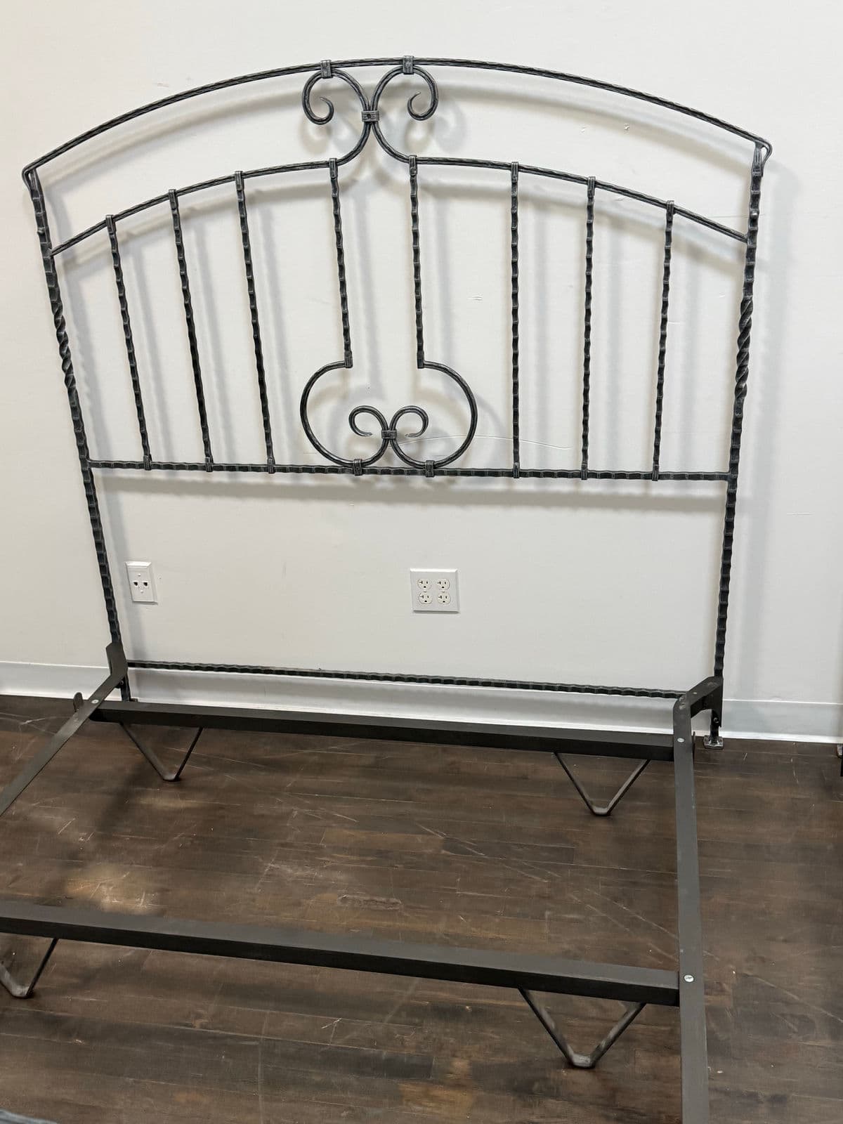 Full Size Claudio Rayes Wrought Iron Bed Frame, Model 28 - Thumbnail 5