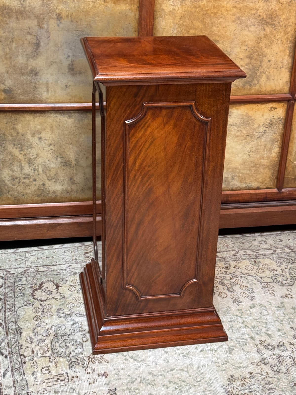 Georgian Inspired Figured Mahogany Pedestal - Thumbnail 6