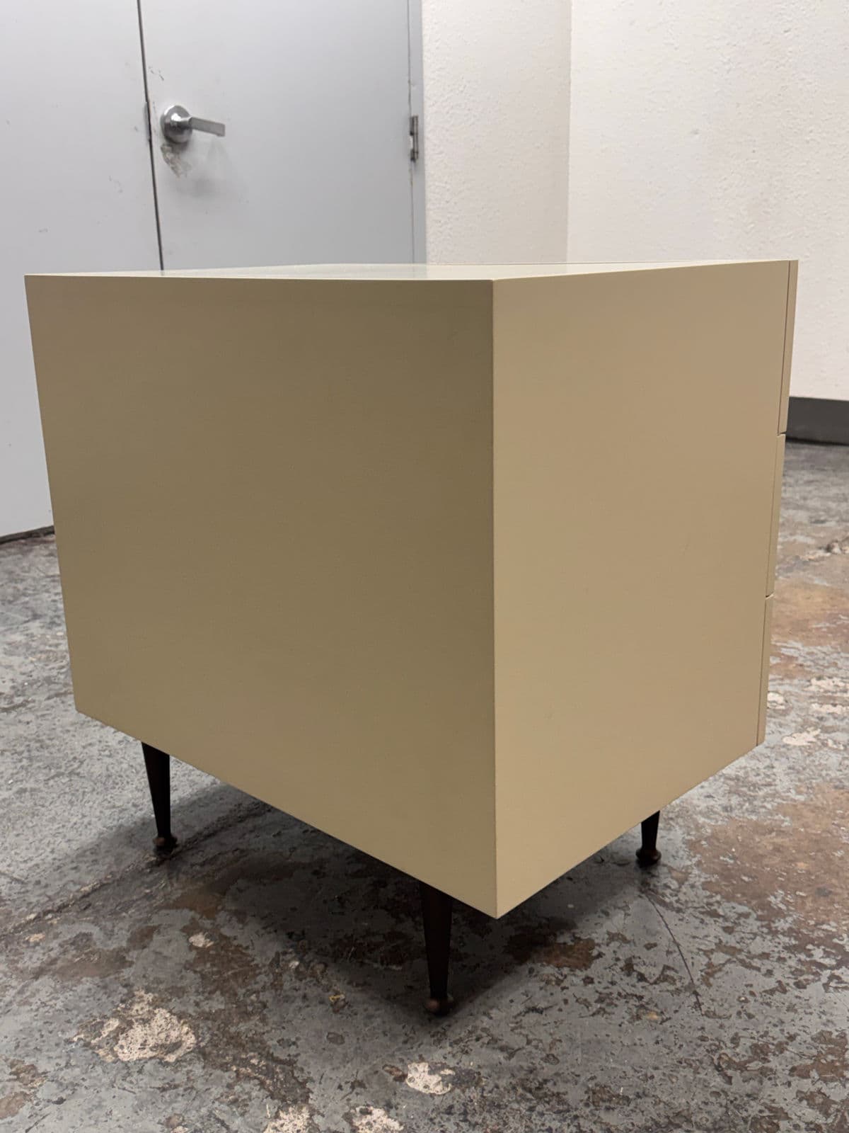 Brownstone Audrey Rattan Handle Taupe Nightstand - Thumbnail 7