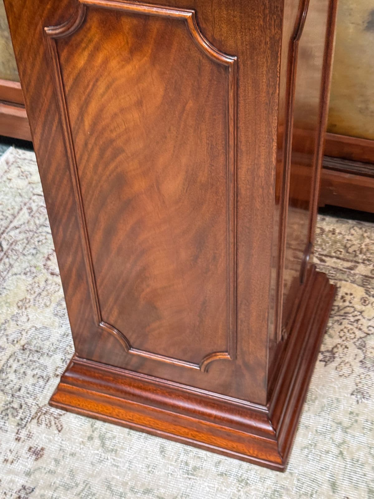 Georgian Inspired Figured Mahogany Pedestal - Thumbnail 8