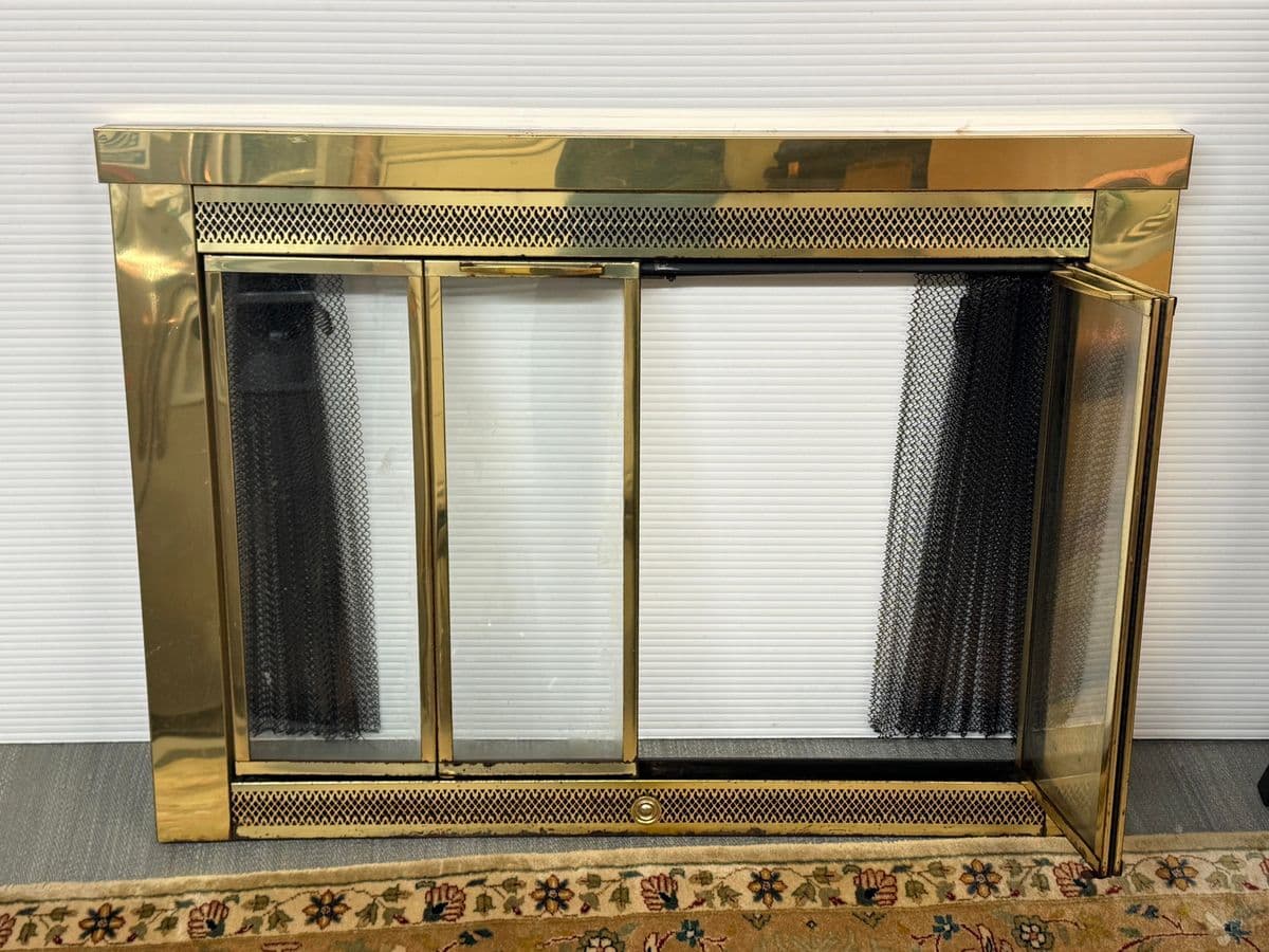 Jenson Distribution Traditional Fireplace Doors - Thumbnail 5