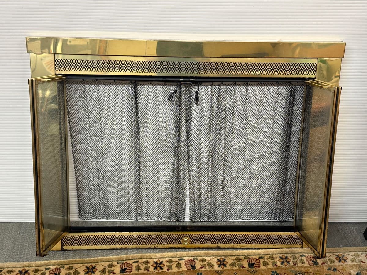 Jenson Distribution Traditional Fireplace Doors - Thumbnail 4