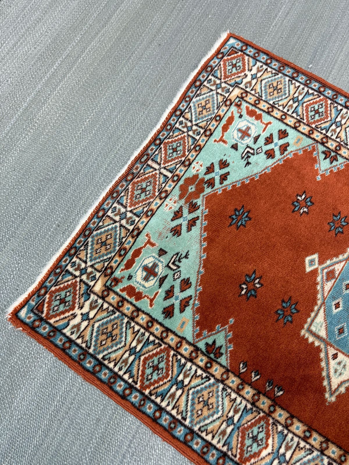 2ft 7in × 9ft Wool Runner - Thumbnail 9