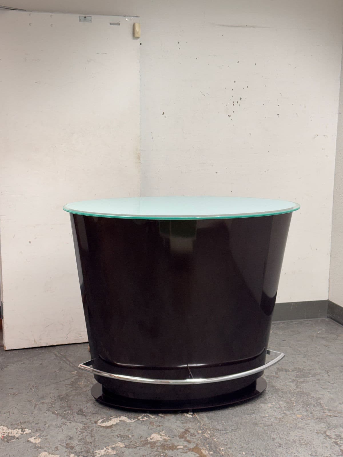 Elite Manufacturing Post Modern Style Metal Bar - Thumbnail 3