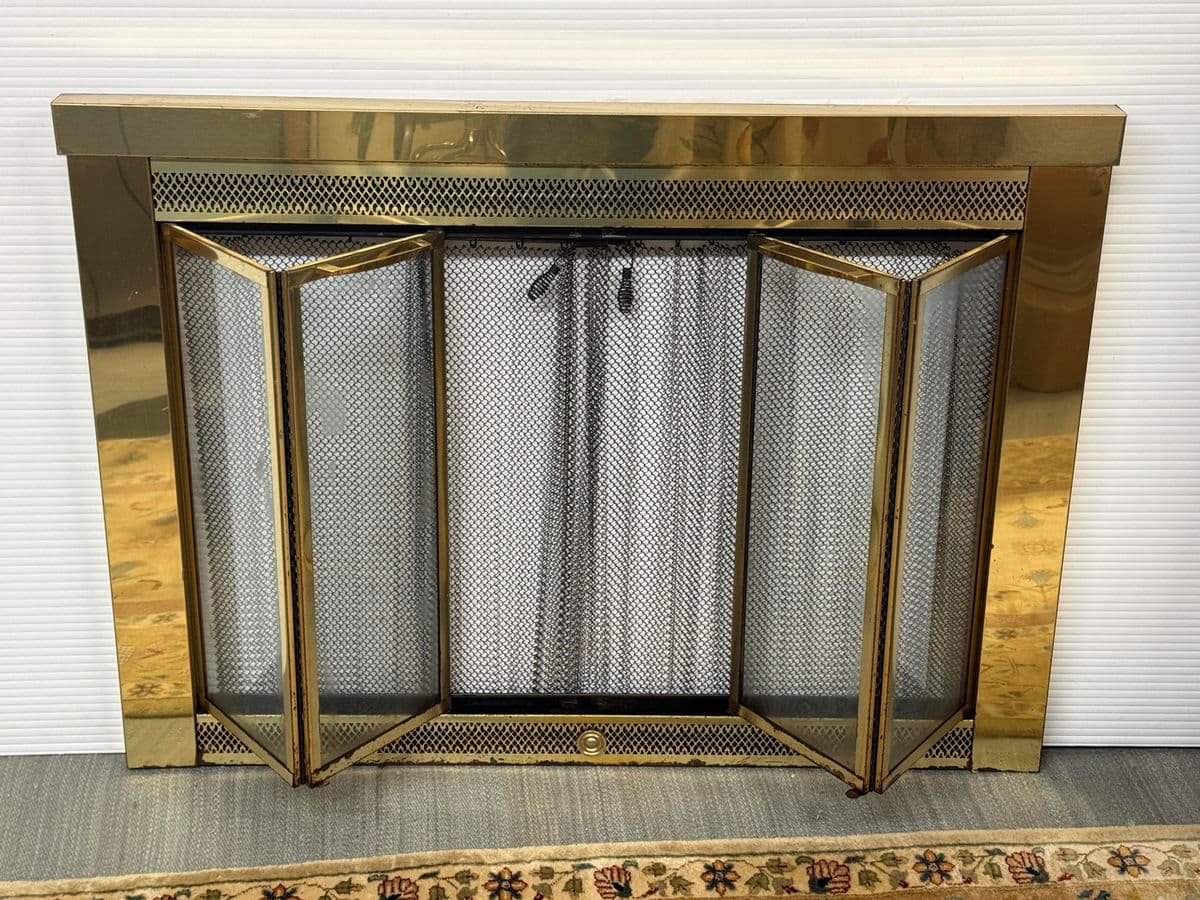 Jenson Distribution Traditional Fireplace Doors - Thumbnail 3