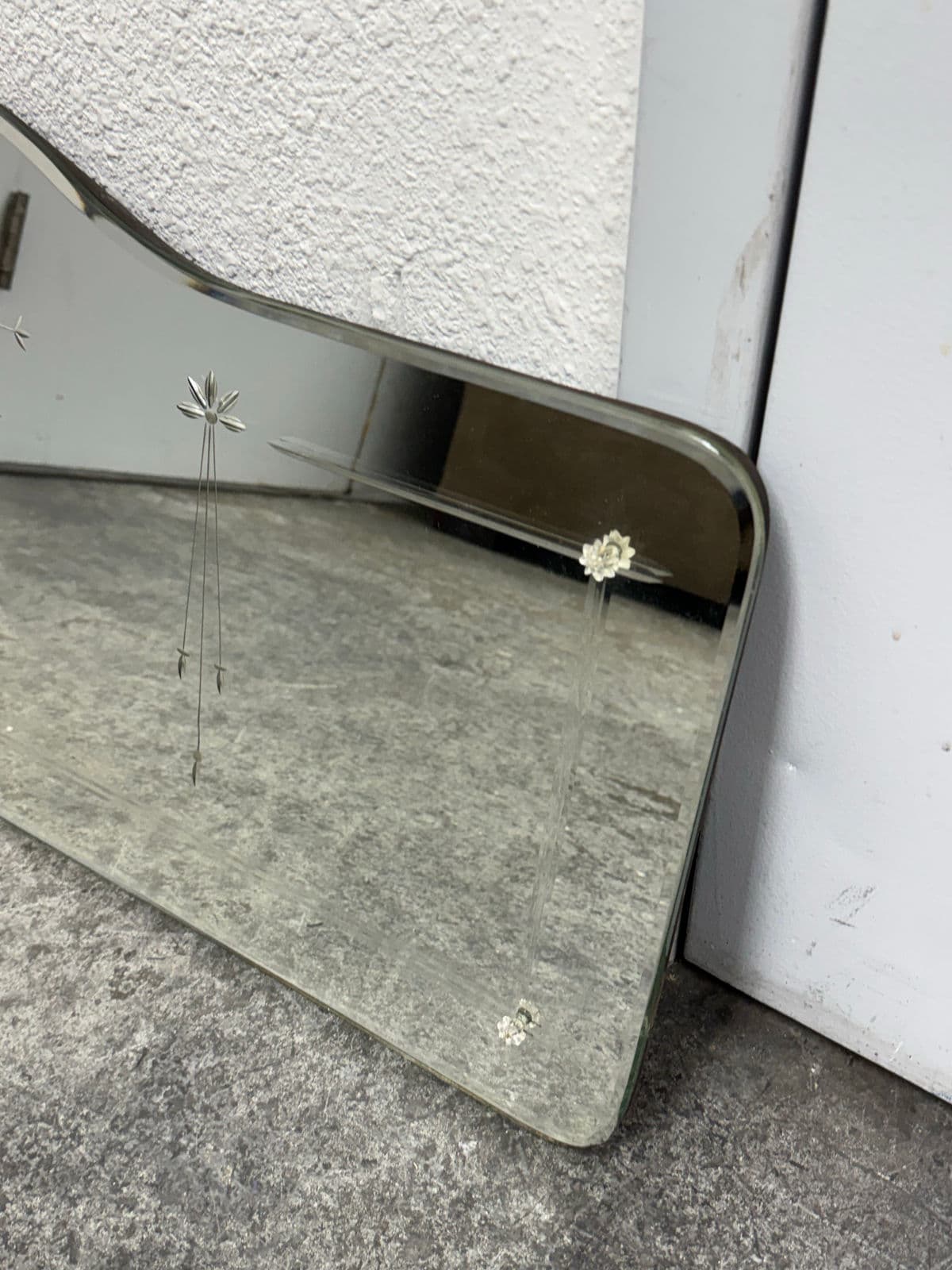 Art Deco Etched Floral Frameless Vanity Mirror, Mid 20th Century - Thumbnail 5