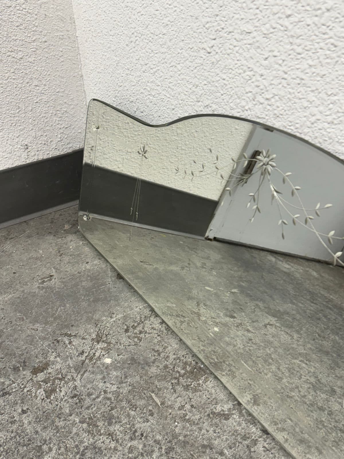 Art Deco Etched Floral Frameless Vanity Mirror, Mid 20th Century - Thumbnail 6