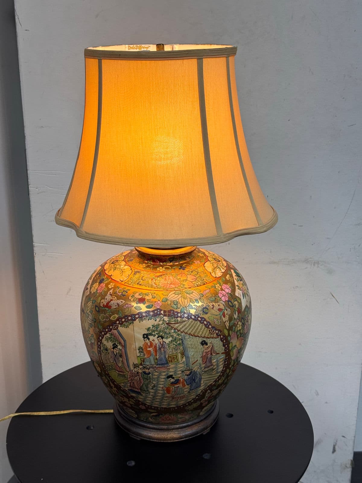 Kalart Satsuma Style Porcelain Table Lamp - Thumbnail 3