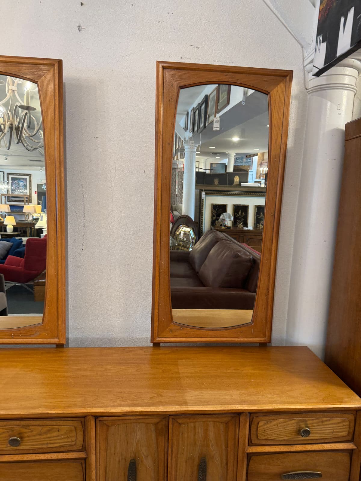 Heritage Brutalist Oak Wood Dresser With Dual Mirrors - Thumbnail 8