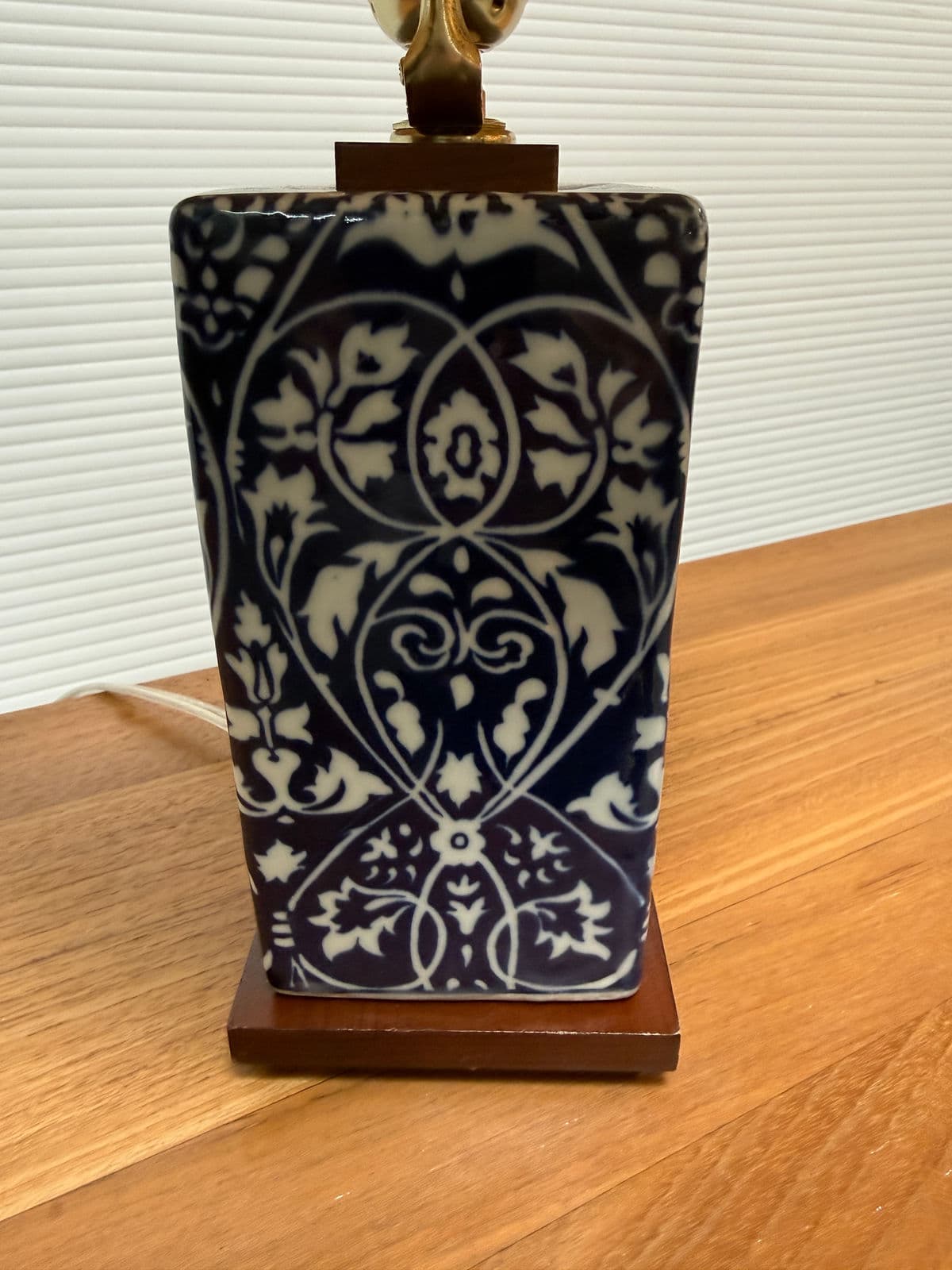 Ralph Lauren Lotus Table Lamp - Thumbnail 6