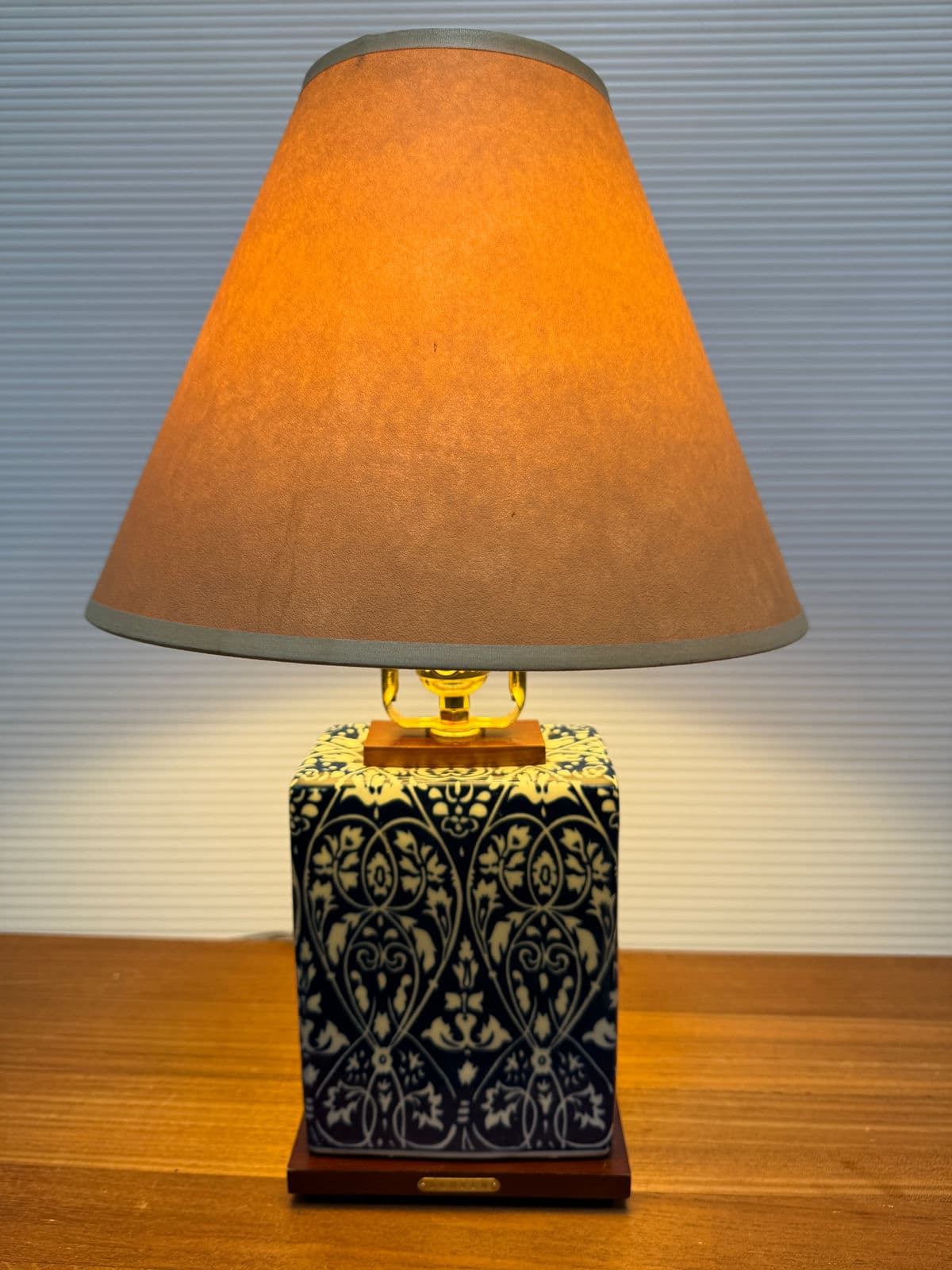 Ralph Lauren Lotus Table Lamp - Thumbnail 3