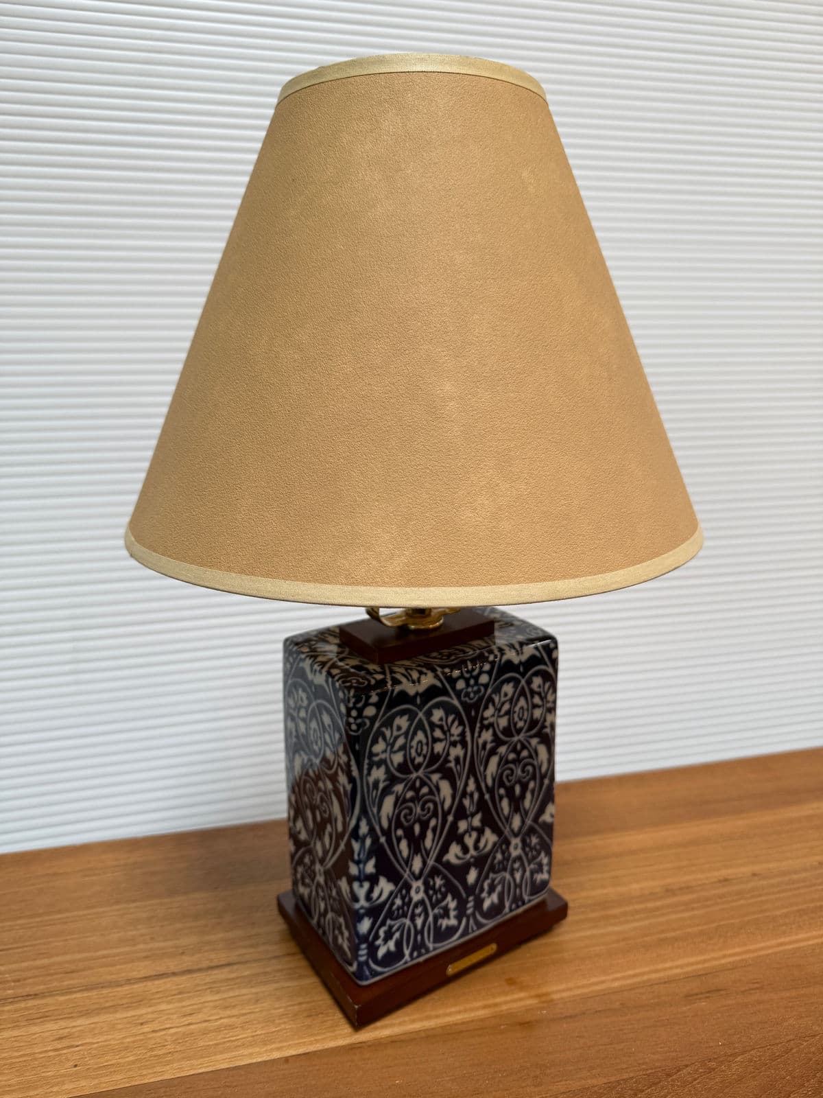 Ralph Lauren Lotus Table Lamp - Thumbnail 11