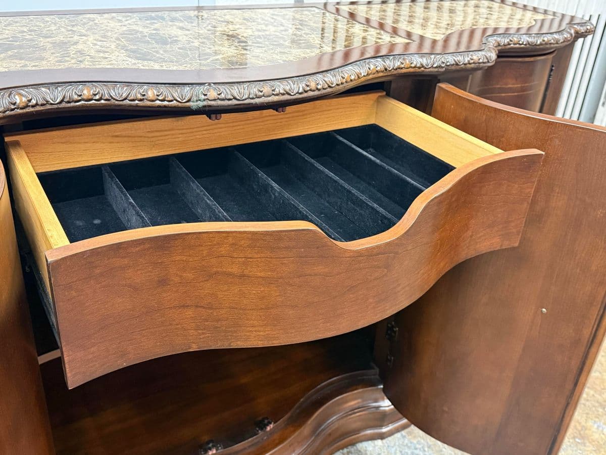 Universal Furniture Bolero Castile Sideboard - Thumbnail 9