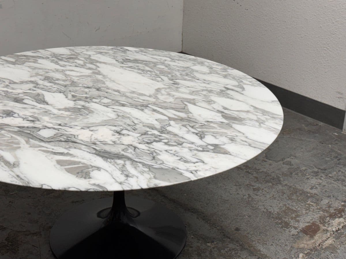 Eero Saarinen for Knoll Studio Arabescato Marble Dining Table, 60 Inch - Thumbnail 4