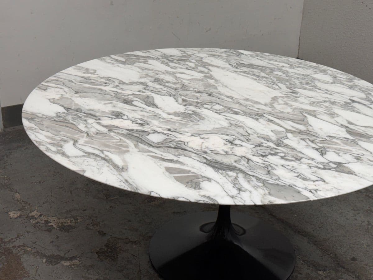 Eero Saarinen for Knoll Studio Arabescato Marble Dining Table, 60 Inch - Thumbnail 3