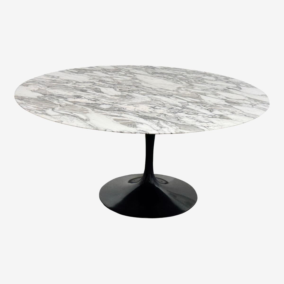 Eero Saarinen for Knoll Studio Arabescato Marble Dining Table, 60 Inch - Image 1