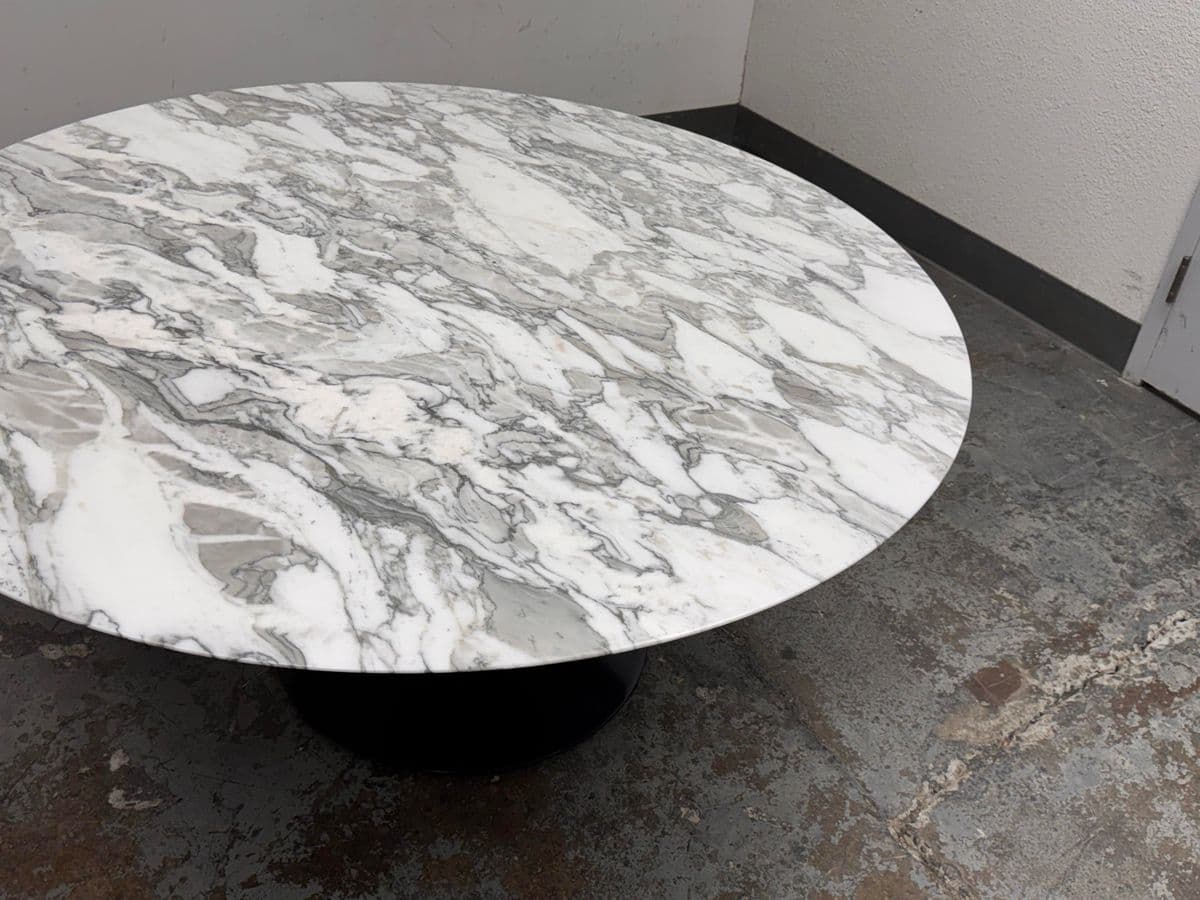 Eero Saarinen for Knoll Studio Arabescato Marble Dining Table, 60 Inch - Thumbnail 6