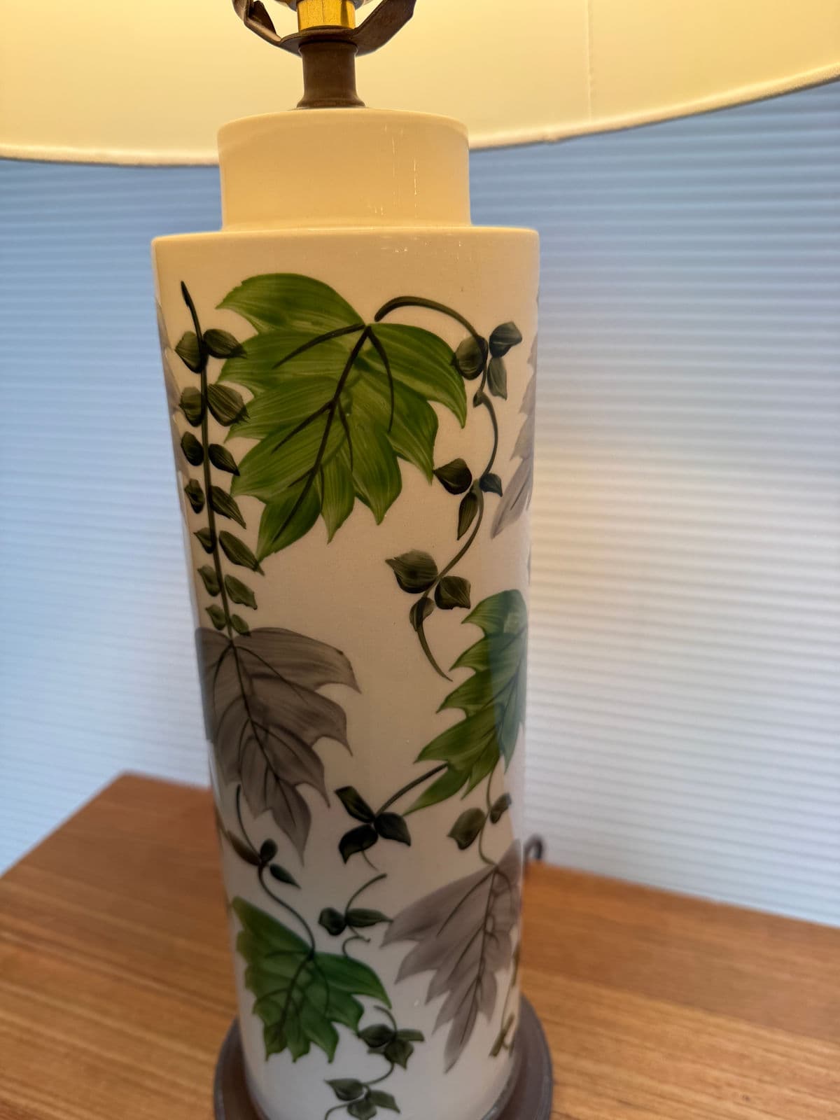 Orlando Pottery Hand Painted Leaf Table Lamp - Thumbnail 7