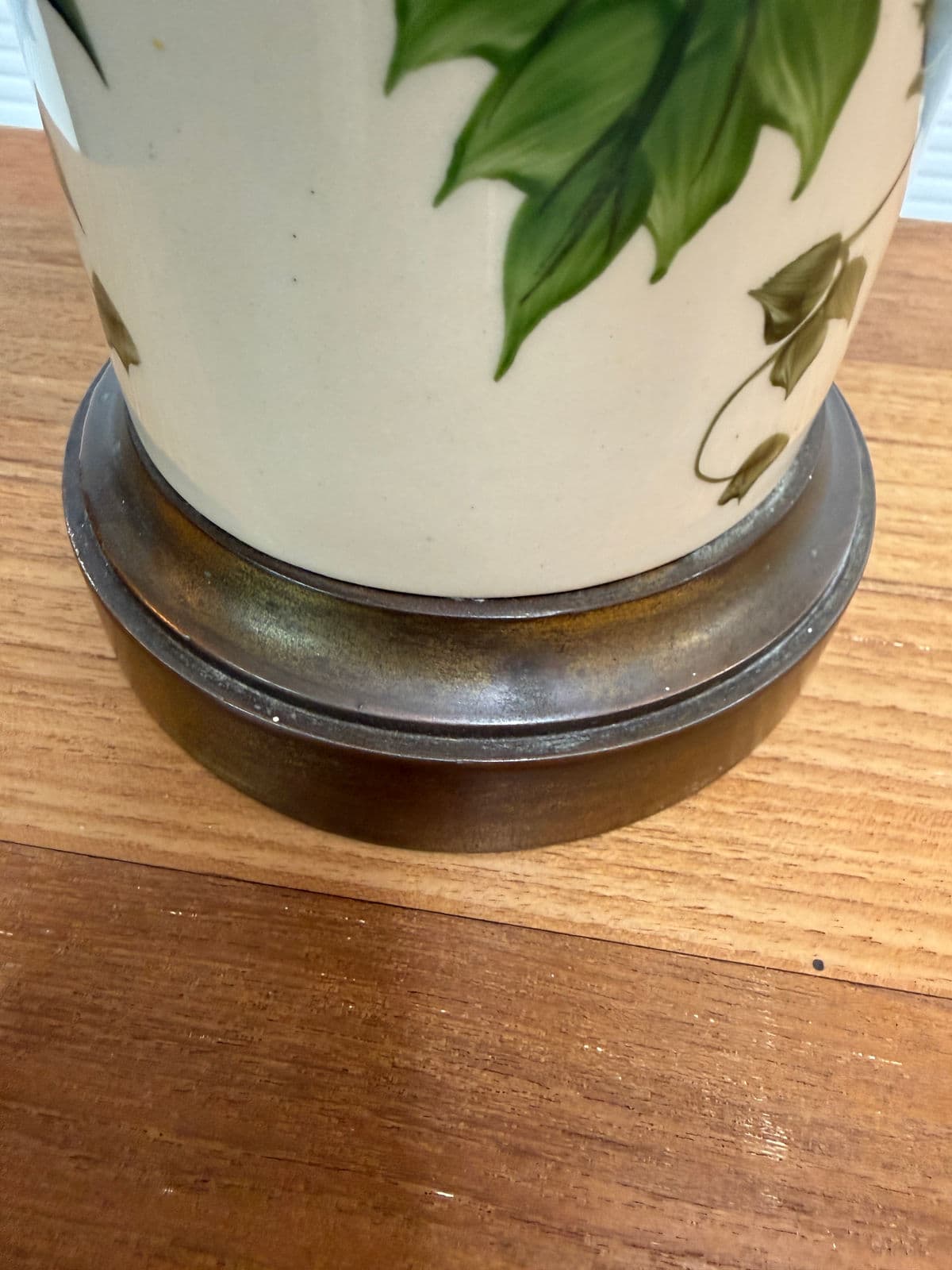 Orlando Pottery Hand Painted Leaf Table Lamp - Thumbnail 10