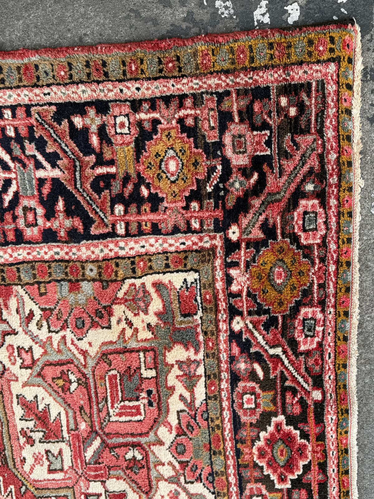 8ft 1in X 11ft Heriz Persian Area Rug - Thumbnail 11