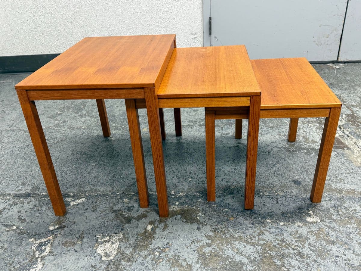 Bent Silberg Mobler Teak Nest Tables, Mid 20th Century, Set of Three - Thumbnail 5