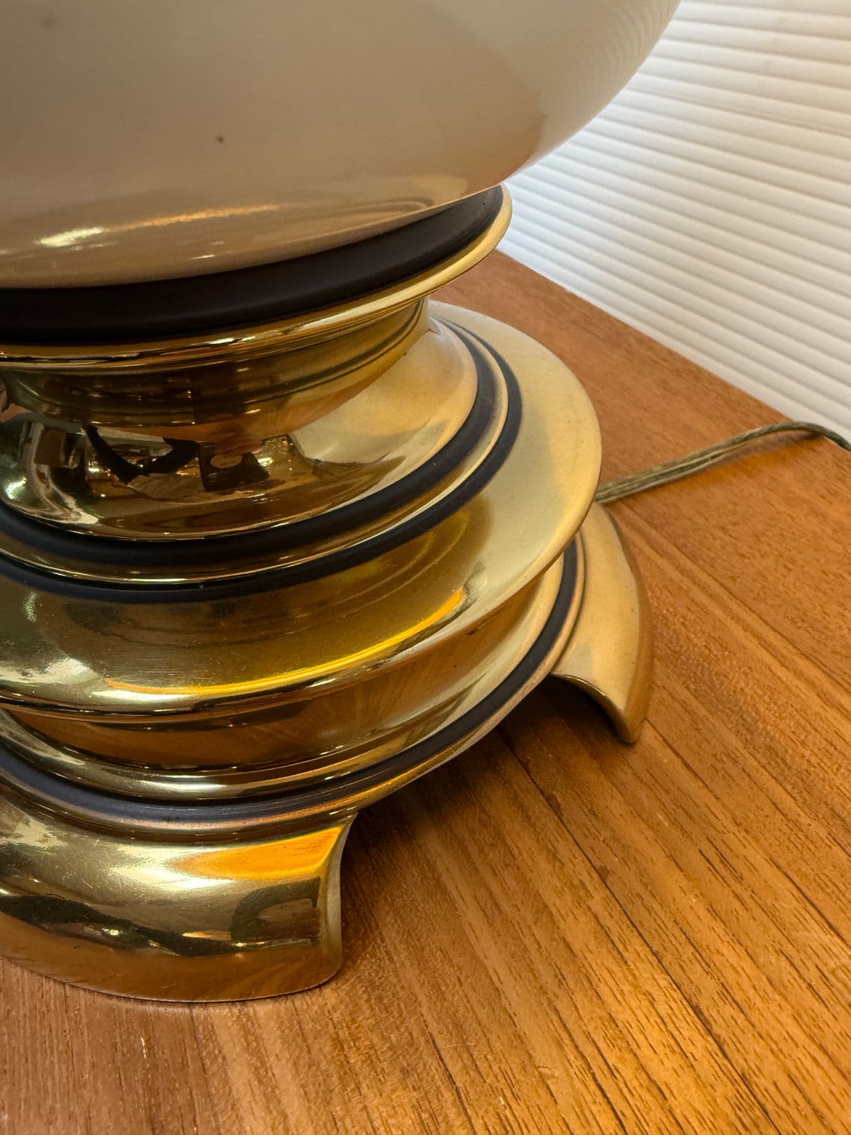 In the Style of Stiffel Table Lamp - Thumbnail 9