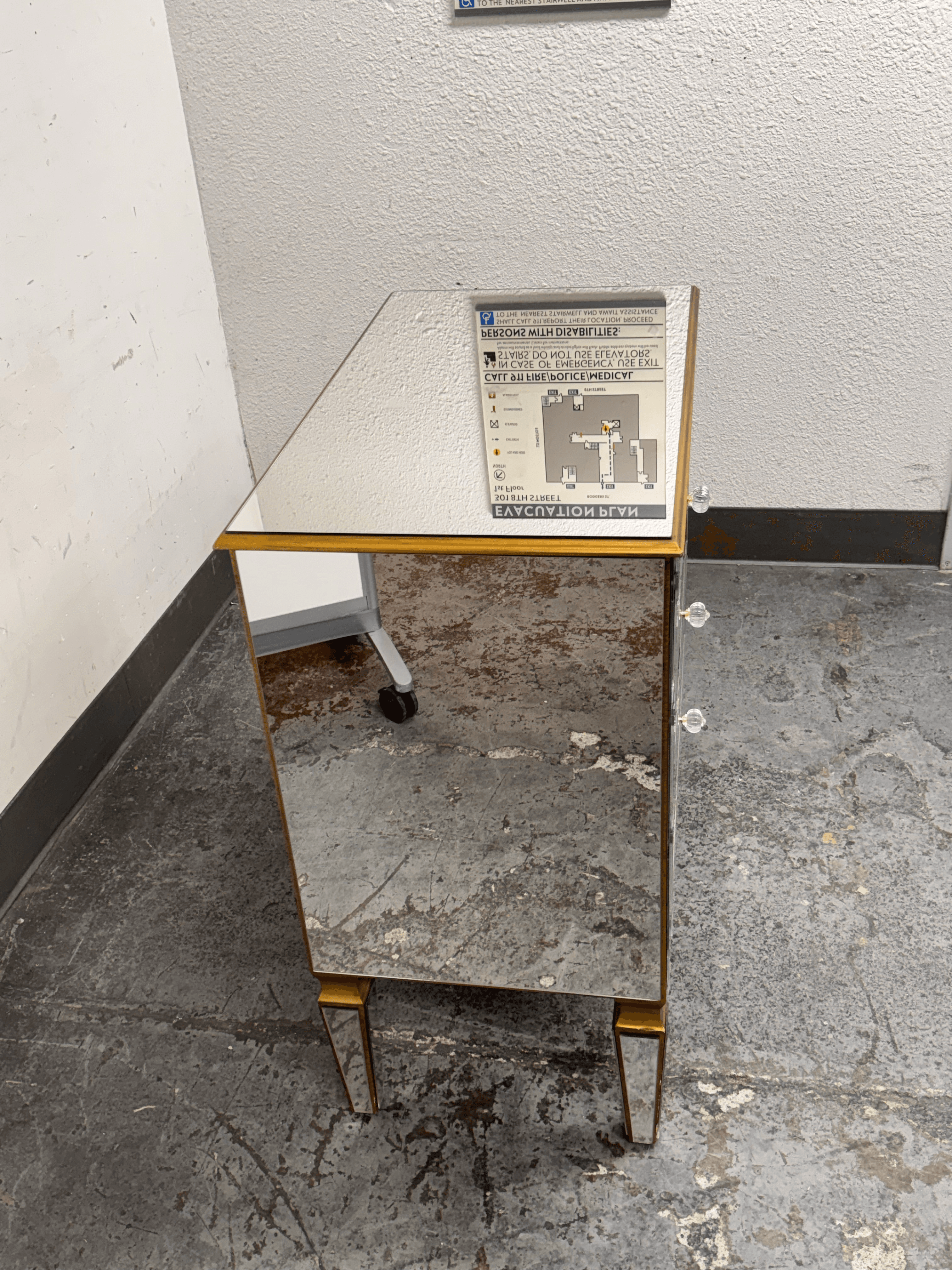 Hollywood Regency Three Drawer Mirrored Chest/Nightstand - Thumbnail 6