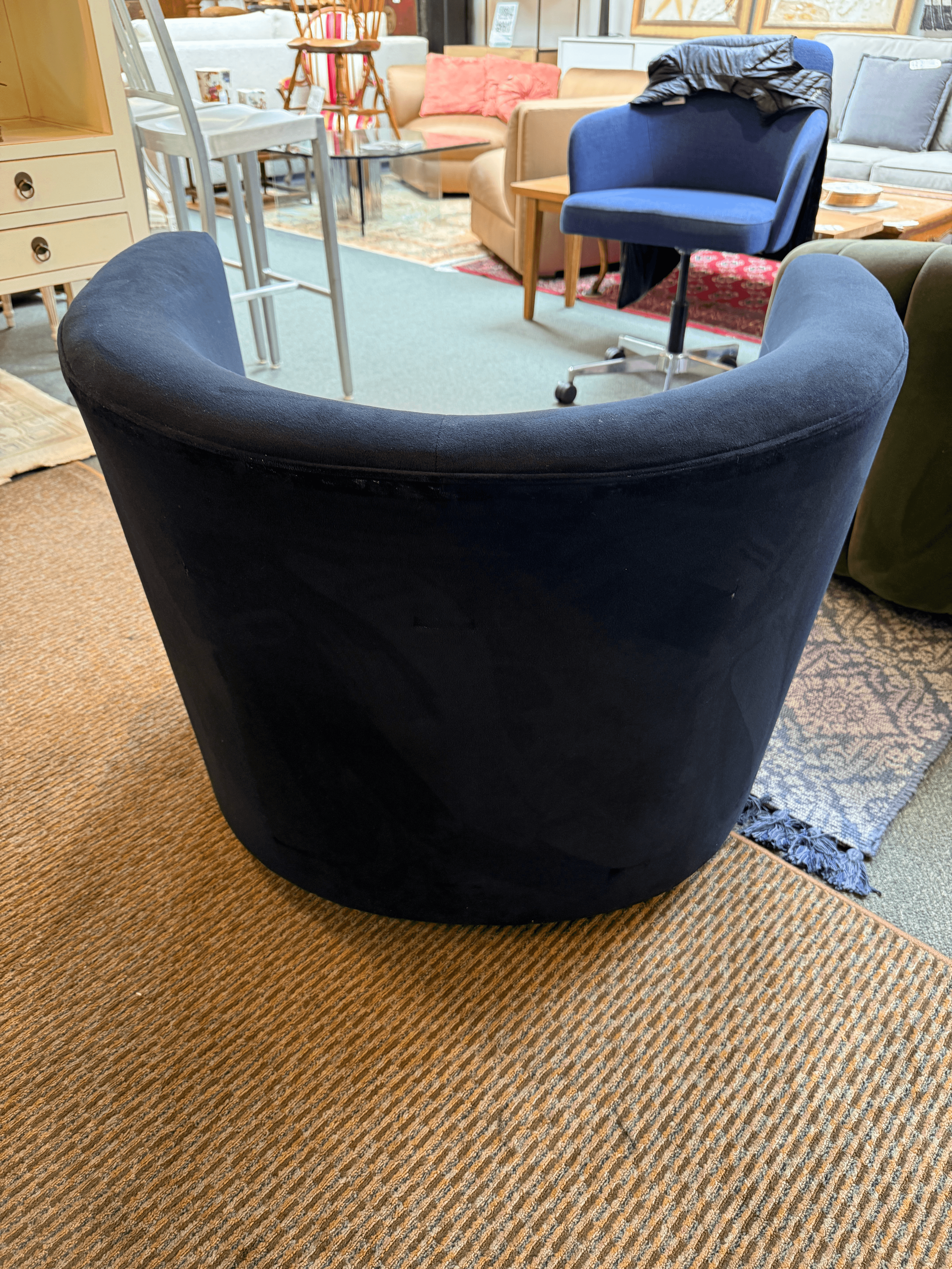 Living Spaces Tub Swivel Chair - Thumbnail 8