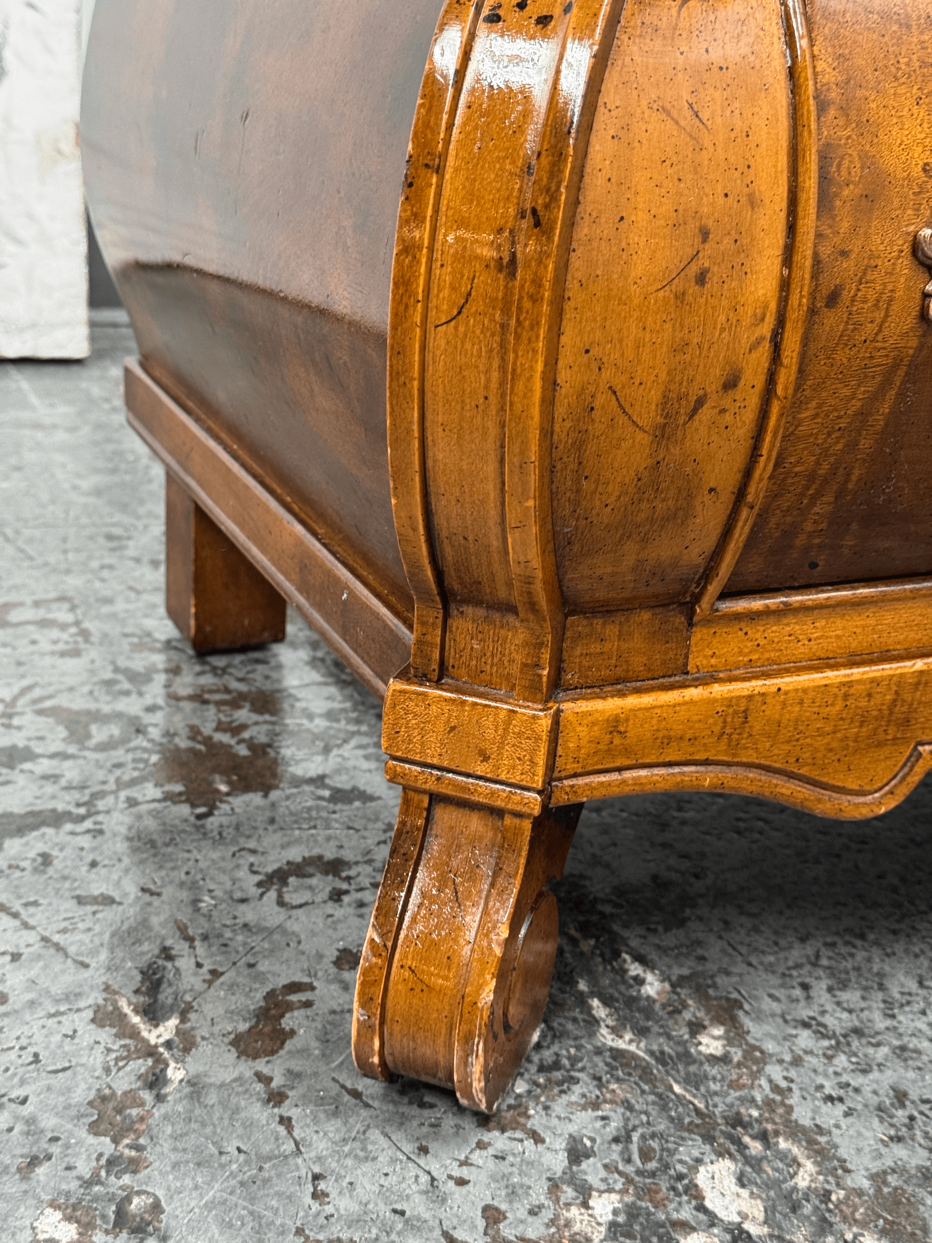 Henredon Louis XV Style Bombe Nightstand, Vintage - Thumbnail 10