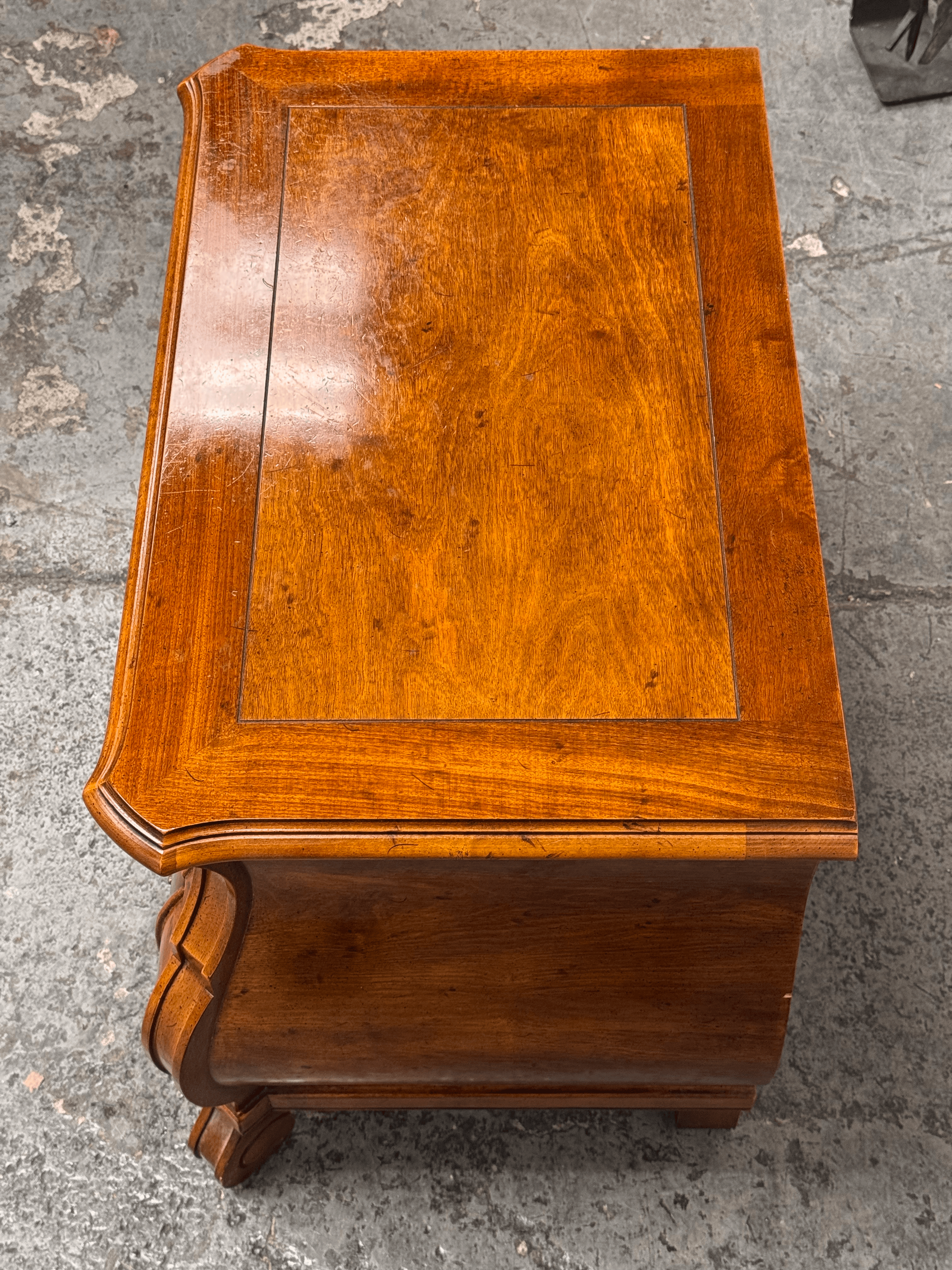 Henredon Louis XV Style Bombe Nightstand, Vintage - Thumbnail 9