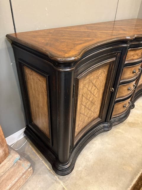 Wooden Curved Buffet With 4 Drawers And 2 Doors - Thumbnail 2