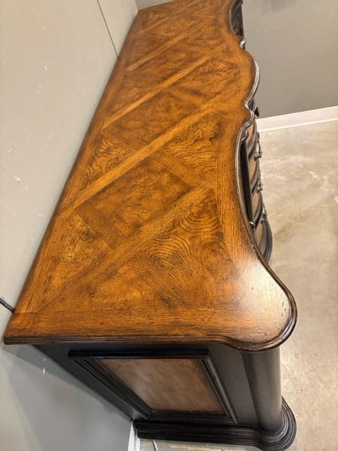 Wooden Curved Buffet With 4 Drawers And 2 Doors - Thumbnail 3