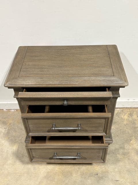 Ashley Gray Johnelle 3 Drawer Nightstand - Thumbnail 4