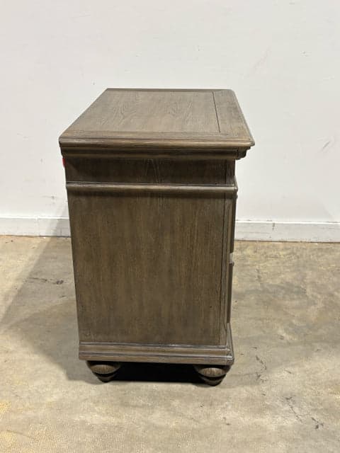 Ashley Gray Johnelle 3 Drawer Nightstand - Thumbnail 3