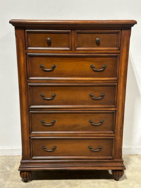 Ashley 6-Drawer Wood Dresser - Image 1