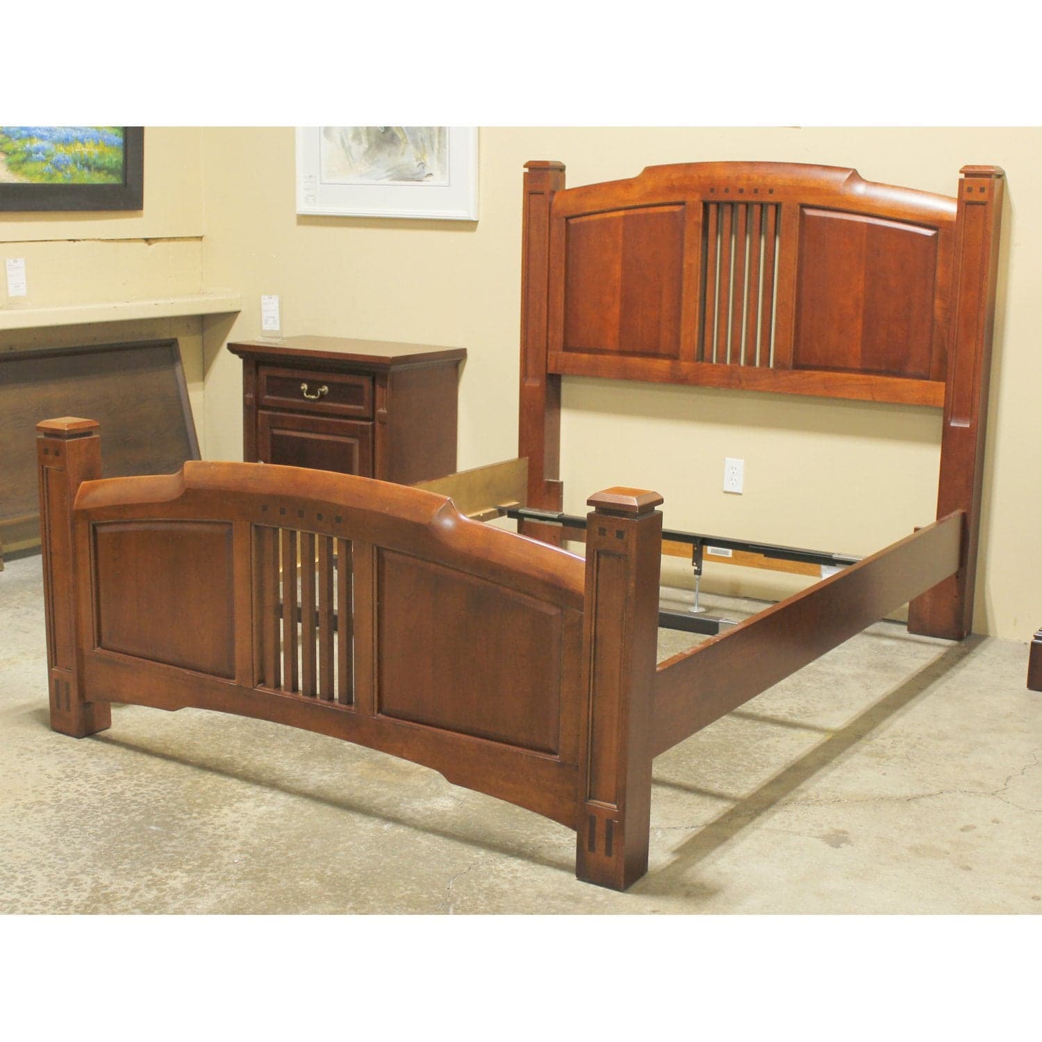 Thomasville Cherry Queen Bed - Cherry - Thumbnail 3