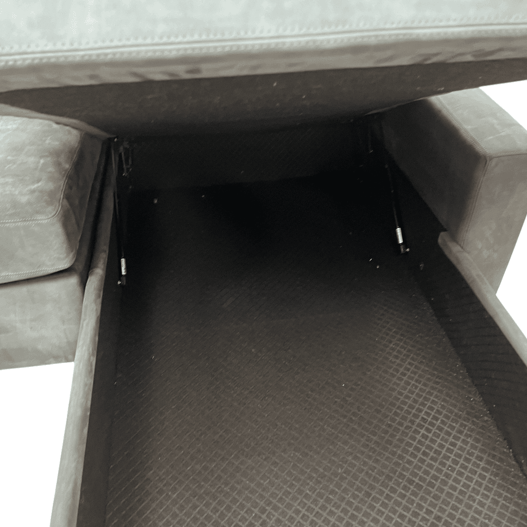 Restoration Hardware Maxwell Queen Sleeper Right-Arm Chaise Sectional Sofa in Italian Venetto Leather - Thumbnail 16