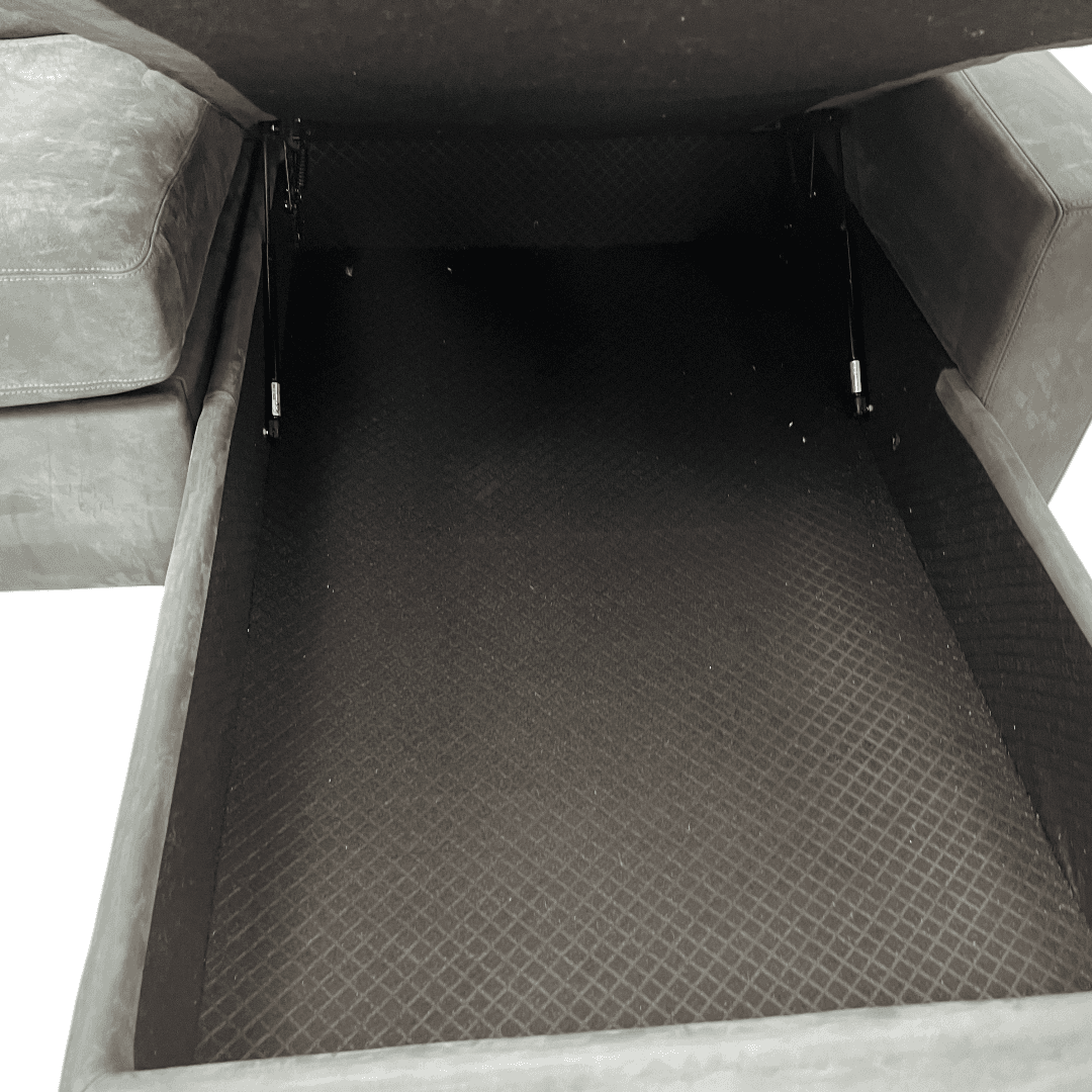 Restoration Hardware Maxwell Queen Sleeper Right-Arm Chaise Sectional Sofa in Italian Venetto Leather - Thumbnail 17