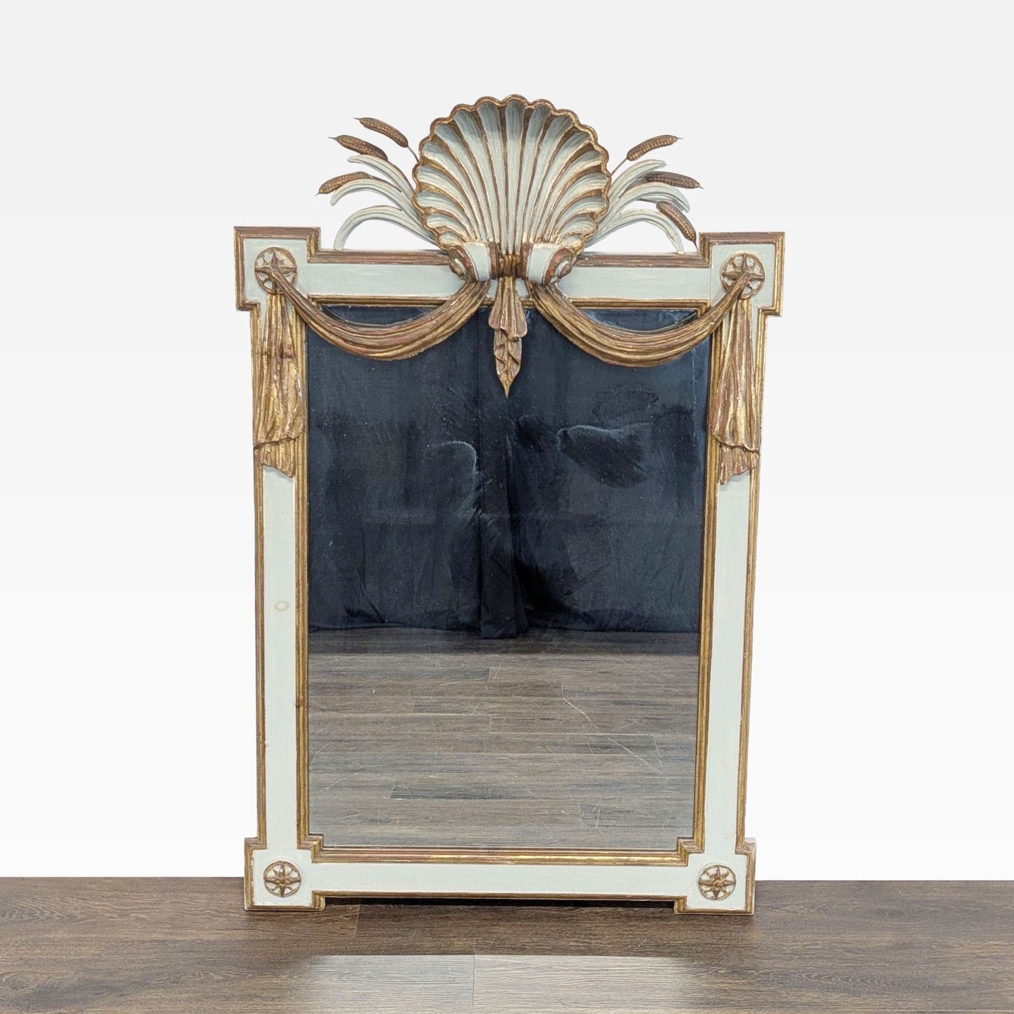 Antique Italian Carved and Gilded Mirror - Image 1